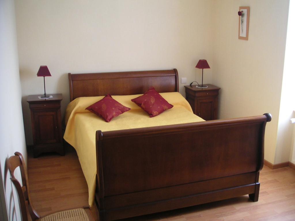 Les Quatre Saisons Bed & Breakfast Moitron-sur-Sarthe Bagian luar foto